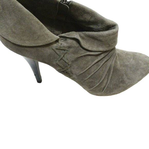 Guess Obstacle Suede Ankle Bootie Heels Women Size 9.5 M Gray Leather Zippered - Picture 2 of 11